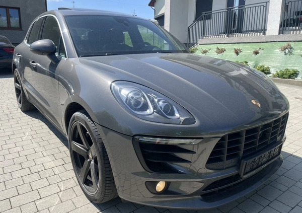 Porsche Macan cena 129800 przebieg: 150000, rok produkcji 2014 z Biała małe 704